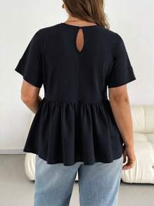 SHEIN Essnce 大码女装春夏时尚休闲宽松舒适日常清凉透气短袖黑色衬衫、外出上衣、曲线可爱上衣、工作上衣、女式衬衫 - 黑色 - 查看 2