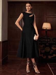 ZEYLAH CUT OUT ZIPPER DRESS - Black - View 4