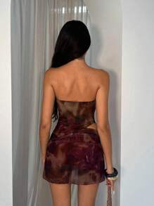 SHEIN Glamour Glamine 花卉印花不对称下摆性感抹胸上衣 + 迷你裙套装，女士两件套度假套装，棕色花卉印花，秋季服装，Y2K，复古，两件套，夏季棕色，复古时尚，古代花卉，极简主义风格，美亚德风格，街头服饰，畅销品，时尚潮流 - 棕色 - 查看 2