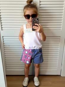 SHEIN Set de 2 piezas de top de tirantes estampado y pantalones cortos vaqueros cómodos y versátiles para niña joven - Blanco - Ver 8