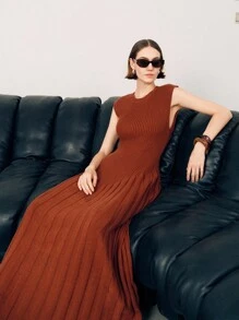 Uhlyne Elegant Casual Vintage Coin Design Round Neck Sleeveless Solid Color Simple Back Open Knit Dress For Women, Suitable For Daily Commute, Autumn Rust Brown Maxi Dress Ribbed Knit Maxi Dress Brown Pleated Maxi Dress Pleated Dresses For Women Maillard Style Summer Brown Knitted Sweater