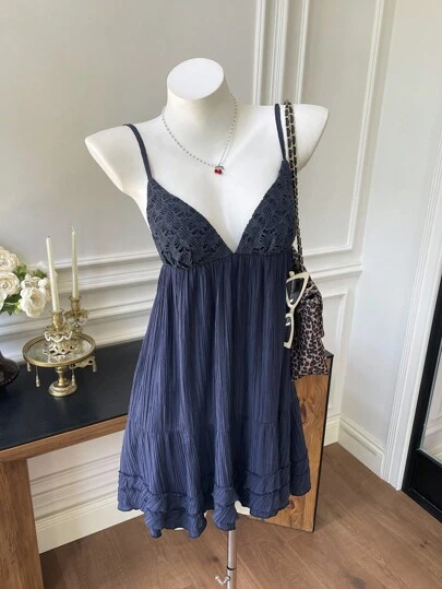 SHEIN EZwear Women's Lace Patchwork Solid Color Summer Mini Dress , Suitable For Summer Outfits For Women Summer Dresses For Women Vacation Outfits Woman Beach Vacation Sundress Vacation Dress Boho Fairycore Boho Dress,Backless Dress Woman Dress Summer