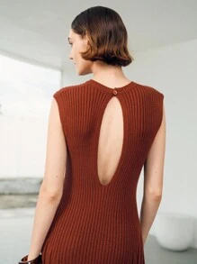 Uhlyne Elegant Casual Vintage Coin Design Round Neck Sleeveless Solid Color Simple Back Open Knit Dress For Women, Suitable For Daily Commute, Autumn Rust Brown Maxi Dress Ribbed Knit Maxi Dress Brown Pleated Maxi Dress Pleated Dresses For Women Maillard Style Summer Brown Knitted Sweater