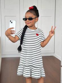 SHEIN Young Girl Knitted Stripe Heart Pattern Crew Neck Dress - Black and White - View 10