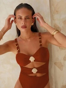 Swim Chiccia Swim Chic 女士纯色细肩带金属装饰镂空海滩度假连体泳衣 - 鏽棕色 - 查看 5