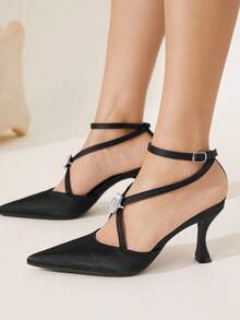 CUCCOO CHICEST 女士几何扣水钻带尖头细高跟中跟优雅迷人浪漫性感哥特式复古奢华黑色缎面高跟凉鞋，适合正式场合、派对、婚礼、约会、节日（万圣节、圣诞节、感恩节、新年） - 黑色 - 查看 4