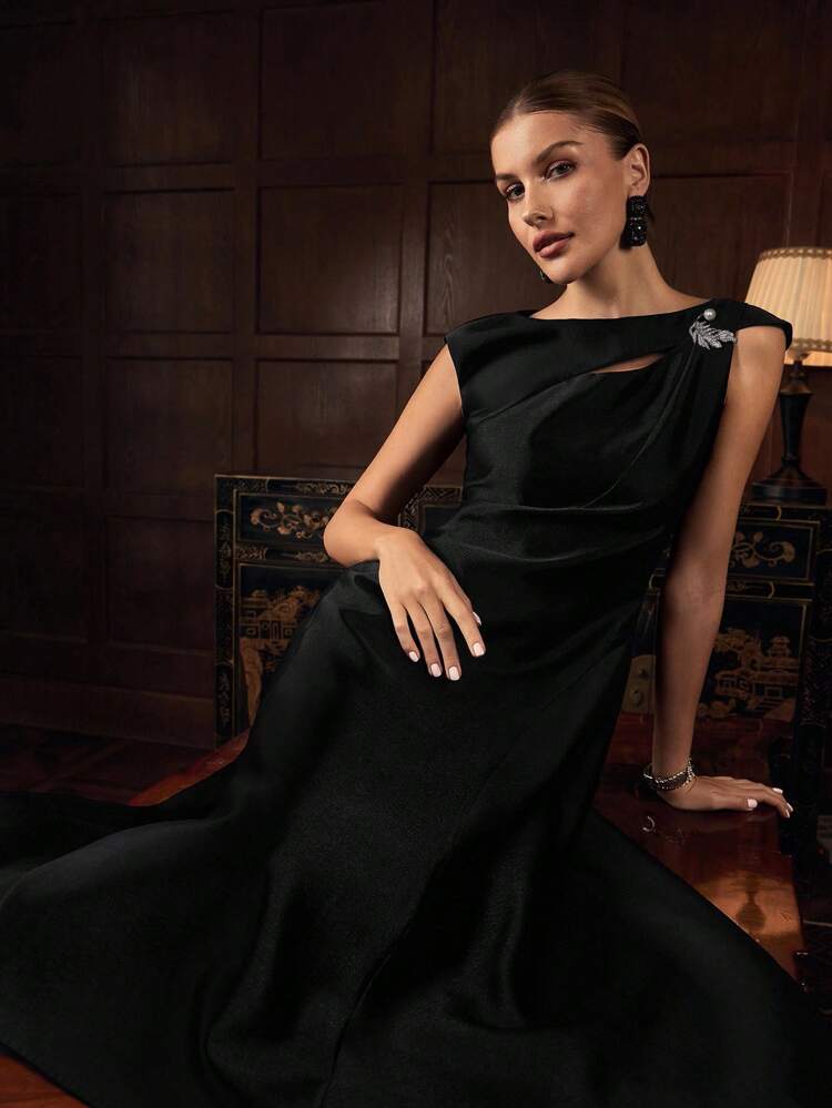 ZEYLAH CUT OUT ZIPPER DRESS