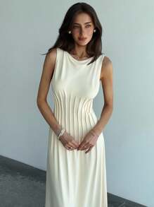 Aloruh 极简杏色 V 领无袖褶皱紧身连衣裙，适合通勤和度假 - 杏色 - 查看 8