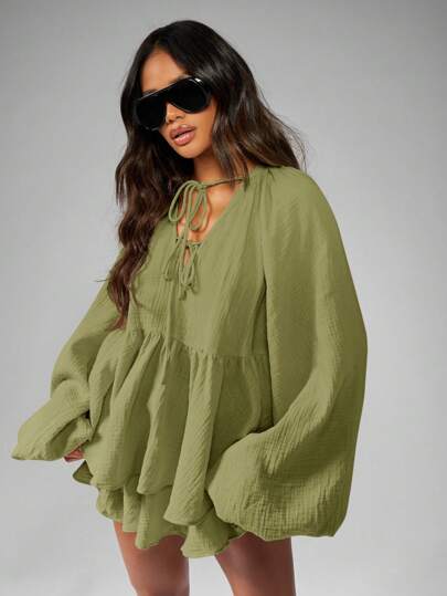 MISSGUIDED 两件套夏季套装，系带娃娃衫，宽松灯笼袖粗棉布面料，搭配飘逸荷叶边短裤，节日海滩度假风格