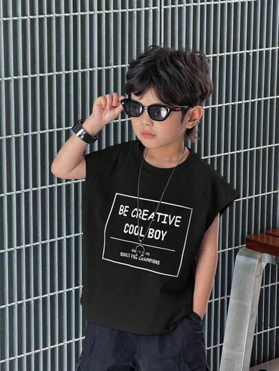 SHEIN Camiseta de tirantes informal con parche de letra cómoda para niño, adecuada para actividades al aire libre, escuela, ocio en casa y deportes profesionales