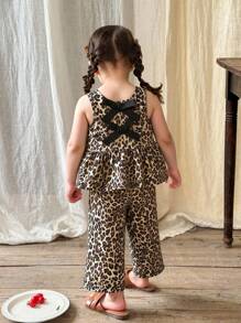 SHEIN LMoss Kids 2件套女婴碎花无袖上衣和宽松休闲裤套装 - 彩色 - 查看 3