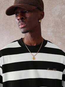 SUMWON Áo thun kẻ sọc cỡ lớn Summer Club có logo Beverly Hills Rodeo Drive, phong cách đường phố thường ngày - Đen và trắng - Xem 5