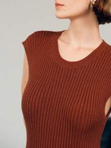 Uhlyne Elegant Casual Vintage Coin Design Round Neck Sleeveless Solid Color Simple Back Open Knit Dress For Women, Suitable For Daily Commute, Autumn Rust Brown Maxi Dress Ribbed Knit Maxi Dress Brown Pleated Maxi Dress Pleated Dresses For Women Maillard Style Summer Brown Knitted Sweater