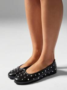 MISSGUIDED Sapatilhas de balé femininas com tachas, bailarina para caminhada, vestido casual, espuma viscoelástica, conforto para uso diário, sapatos da moda para outono e inverno - Preto - Ver 3