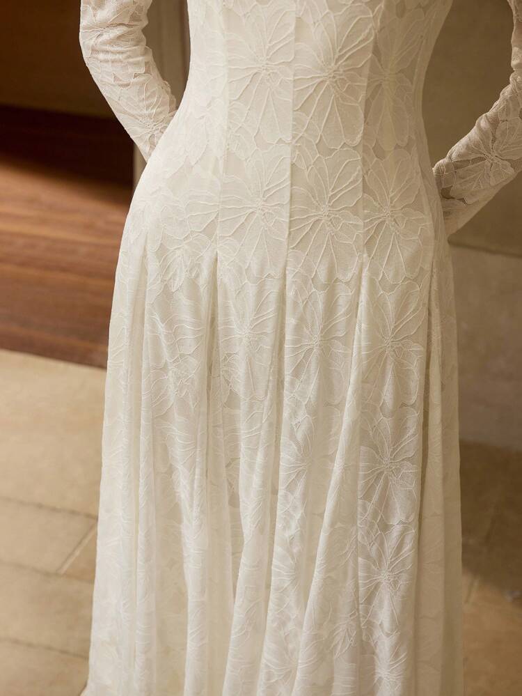 LACE EMBROIDERED FORMAL DRESS