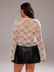 Rustia 大码女式杏色蕾丝透视性感长袖衬衫 - 杏色 - 查看 2
