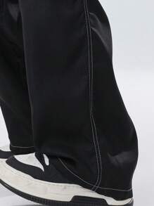 SHEIN Mirajuku 1件青少年男童户外休闲工装裤，顶部缝线设计，适合所有季节户外活动，秋冬季时尚百搭。 - 黑色 - 查看 3