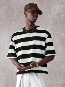 SUMWON Áo thun kẻ sọc cỡ lớn Summer Club có logo Beverly Hills Rodeo Drive, phong cách đường phố thường ngày - Đen và trắng - Xem 4