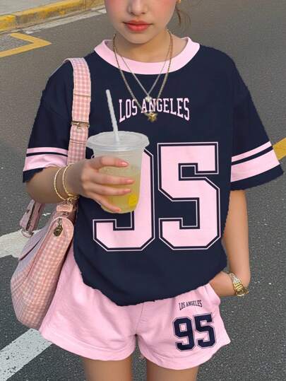SHEIN 2 件套青少年女孩海军蓝和粉色时尚街头服饰球衣 95 号图案圆领短袖 T 恤和短裤套装，适合夏季、秋季户外服装，轻松舒适，儿童秋季分层服装，时尚儿童，休闲装，儿童图案服装，返校，秋季服装，返校节，适合户外野餐、街头摄影、家居、校园