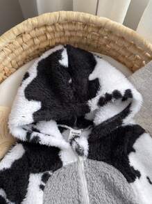 新生男婴/女婴两件套服装，温暖柔软的毛绒面料，可爱的奶牛印花，撞色，拉链连帽衫和宽松裤子，百搭百搭，适合户外玩雪和室内穿着 - 黑與白 - 查看 3