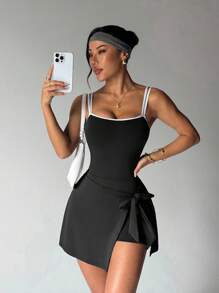 SHEIN Sport Studio Kontrastpaspelierte Trägerkleid mit Wickeldesign für Sport