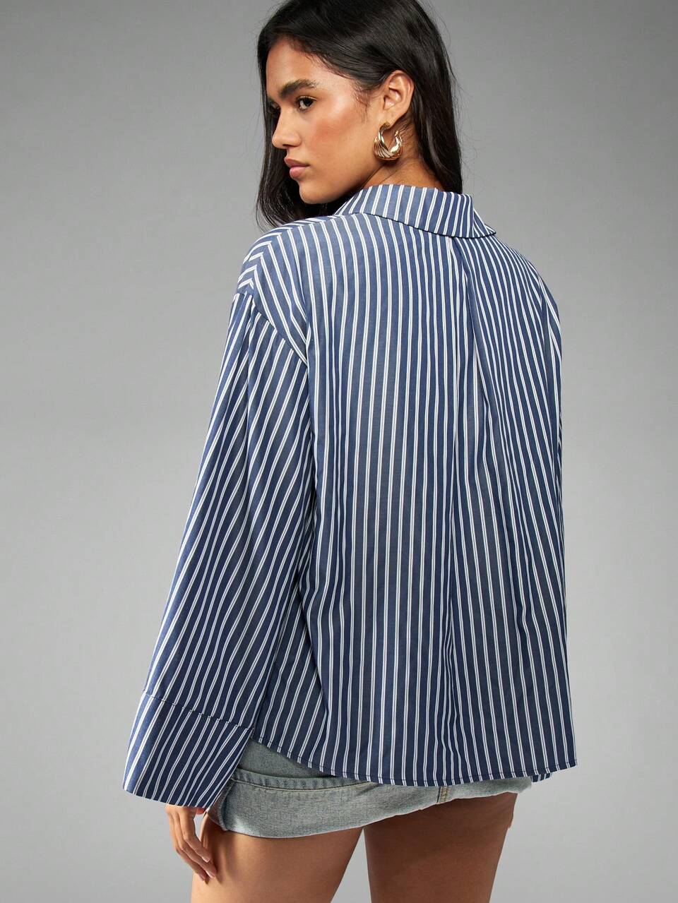 MISSGUIDED Oversized Button Down Collar Shirt Wide Cuff Striped Long Sleeve Office Wear Professional Business Casual Spring Top Classic Navy White Stripe Pattern