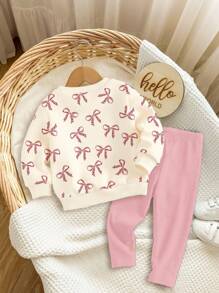 SHEIN Happikins 柔和奶油白和奶油粉，可爱迷你豹纹蝴蝶结图案，女婴休闲针织加厚圆领长袖卫衣和打底裤套装，适合秋冬季节，秋季外出穿着，舒适透气，适合宝宝秋季叠穿，时尚百搭，休闲装扮，女婴图案服装，返校季，秋季服装，返校季女婴服装，女婴服装，女婴秋季套装，女婴秋季服装