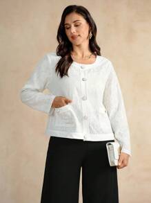 Flouryn Jaket Putih Wanita Ukuran Besar dengan Leher Bulat, Lengan Raglan, Kancing Tunggal, dan Patchwork Renda, Jaket Kasual Kantor Elegan untuk Musim Gugur - Putih - View 1