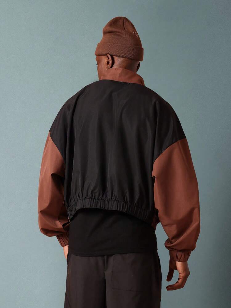 Windjacke mit Farbblockdesign und hohem Kragen