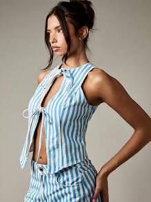 MISSGUIDED Top curto jeans retrô Y2K com amarração frontal e listras verticais, estampa de verão, praia, festival, sem mangas, colete estilo espartilho, laço duplo frontal