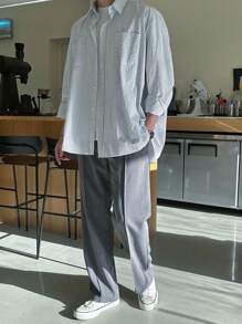 DAZY Camisa de hombre con estampado de rayas y hombros caídos, ropa de otoño para hombre de manga larga