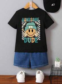 SHEIN Playful Pals Áo thun dệt kim cổ tròn ôm sát họa tiết bàn cờ, chữ và mặt, dễ thương cho bé trai, thoải mái, tối giản, đa năng, thời trang cho mùa hè - màu đen - Xem 2