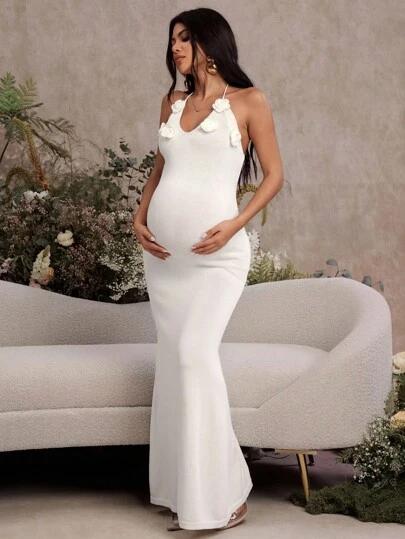 MaterniChic Vestido de punto midi con flores 3D, cuello halter y escote trasero para maternidad