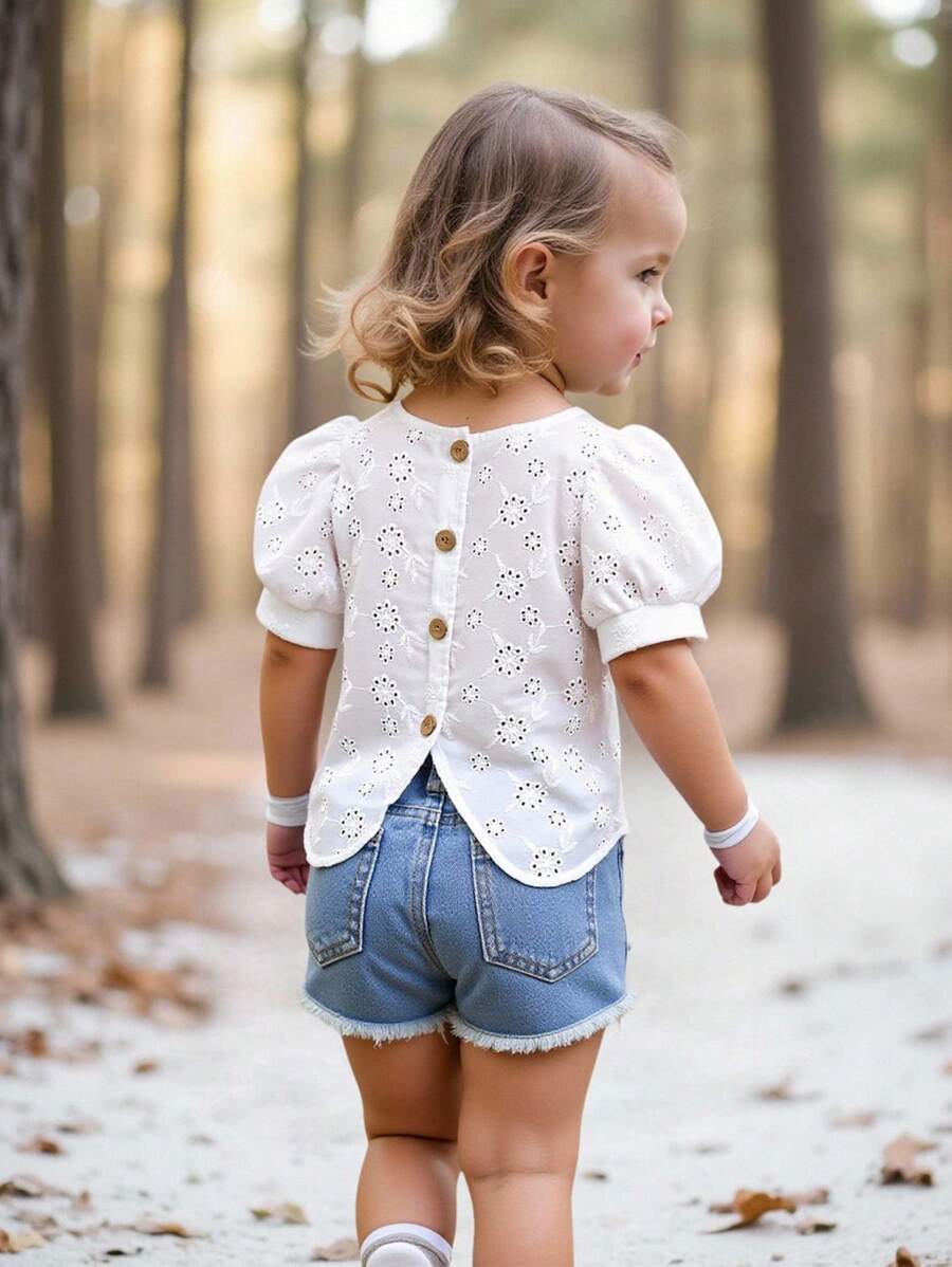 Emery Rose Kids Emery Rose Kids 女婴休闲简约舒适圆领泡泡袖镂空刺绣衬衫，适合日常穿着和返校季节 - 白色 - 查看 1