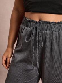 Freevana 大码女式纯色荷叶边下摆抽绳腰部宽松七分裤