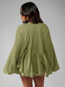 MISSGUIDED 两件套夏季套装，系带娃娃衫，宽松灯笼袖粗棉布面料，搭配飘逸荷叶边短裤，节日海滩度假风格 - 橄欖綠 - 查看 2