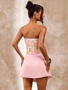 SHEIN BAE 春夏纯粉色花朵装饰抹胸优雅亮片连衣裙、海滩度假连衣裙、夏季连衣裙、可爱亮片装饰连衣裙 - 淺粉色 - 查看 3