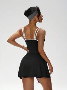 SHEIN Sport Studio Kontrastpaspelierte Trägerkleid mit Wickeldesign für Sport