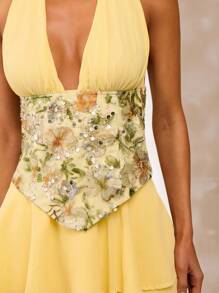 SHEIN BAE Váy ngắn hở lưng cổ chữ V sâu đính cườm và sequin thanh lịch màu vàng trơn, thích hợp cho bữa trưa, kỳ nghỉ, hẹn hò, mùa xuân và mùa hè - Vàng nhạt - Xem 7