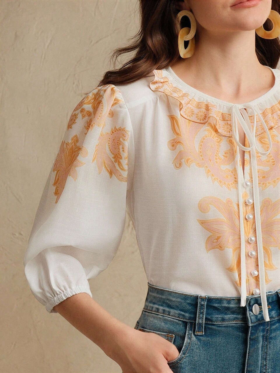 Blusa holgada y versátil con estampado digital y cuello de corbata para mujer, apta para el trabajo y el uso diario