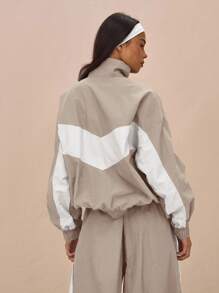 MUSERA 超大翻领尼龙运动外套，撞色拼接，全拉链上衣（仅限上衣部分）。书店出品，超大款，适合机场、运动、节日、休闲、日常、冬季、晚间、春季穿着。 - 灰色 - 查看 3