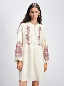 Lumivelle Đầm nữ cổ tròn hở phía trước thêu ren tay dài mới về Quần áo mùa thu cho trường đại học - Màu be - Xem 4