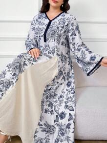 Al Najma 大码女式全印花V领优雅长袖阿拉伯风长裙 - 藍白色 - 查看 4