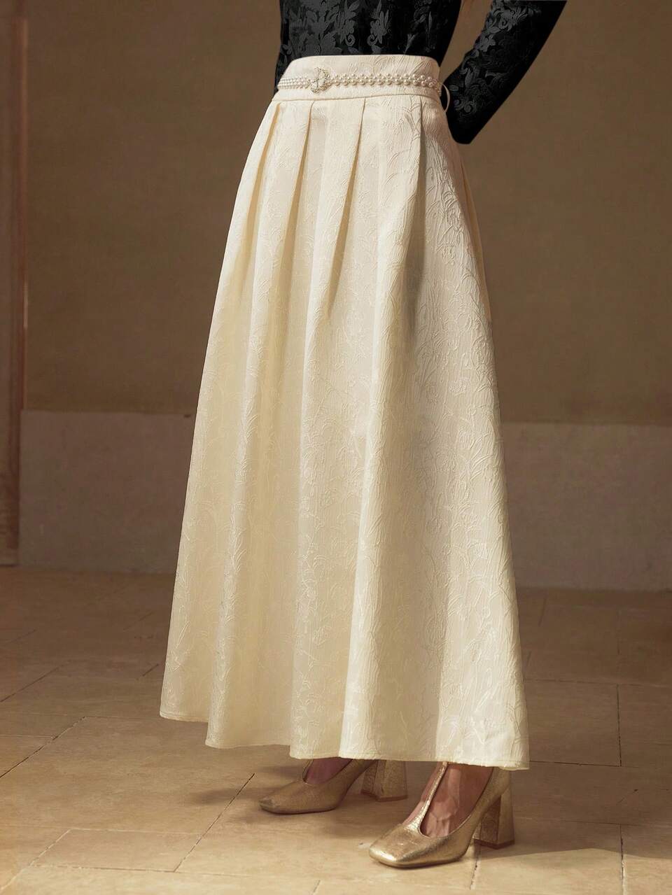 FOLD PLEATED FAUX PEARL DETAIL SKIRT