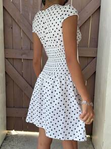 SHEIN EZwear Robe courte froncée à col V à pois pour femmes - Noir et Blanc - Voir 2
