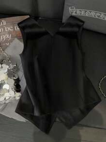 Franclia 时尚气质通勤百搭S型法式复古无袖上衣金属扣装饰女式背心，黑色上衣秋季女装外出上衣商务休闲女装大学校园装