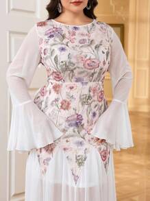Modelyn Plus Size Elegant Blommig Patchwork Midiklänning med Utsvängda Ärmar - Multifärgad - Visa 3
