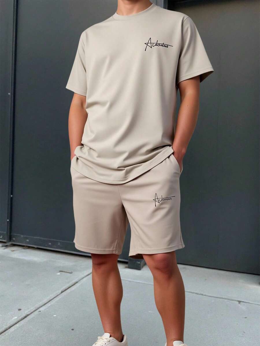 SHEIN 2 件套青少年男童休闲百搭舒适高性价比字母印花短袖 T 恤和短裤，都市休闲风格