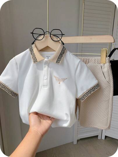 SHEIN 2入組年輕男孩休閒經典刺繡標誌短袖Polo衫與運動短褲