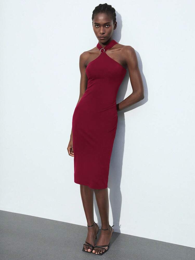 SHEIN Maija 2025 Novo Vestido Elegante com Decote Halter e Decoração Metálica na Cor Borgonha, Adequado para Ambiente Urbano Moderno, Trabalho Romântico, Casual Business, Uso Corporativo, Ocasiões Formais, Casamentos, Festas, Concertos, Uso Casual Diário, Halloween, Natal, Dia Nacional, Ano Novo
